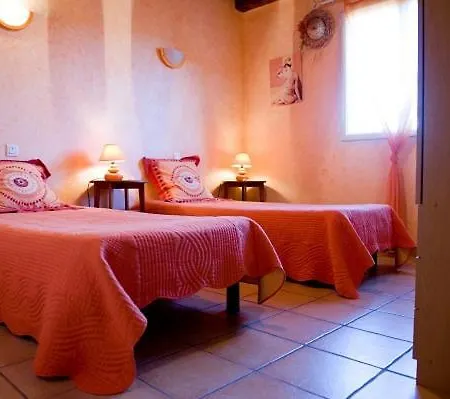 Les Muriers Tatil Evi